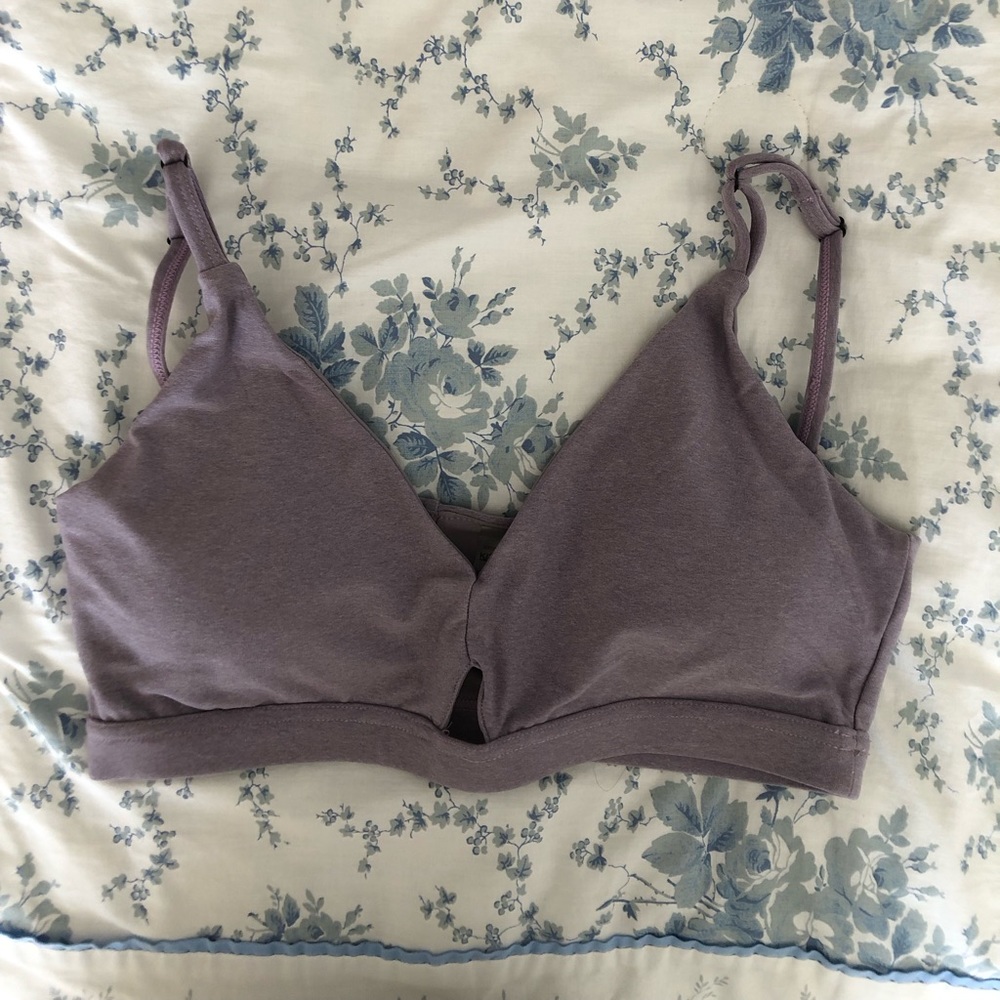 Kittenish Jesse James Decker sports bra size M - brand new